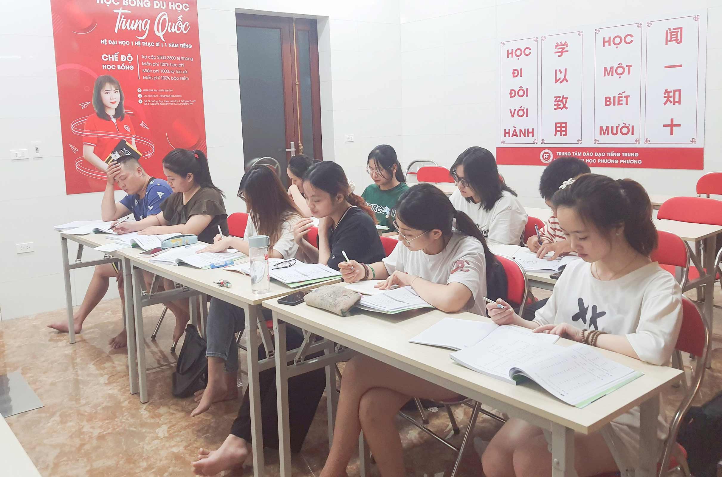 Lớp học tiếng Trung